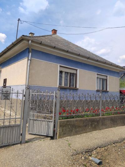 EXKLUZÍVNE vám ponúkame na predaj rodinný dom v meste Encs - Maďarsko