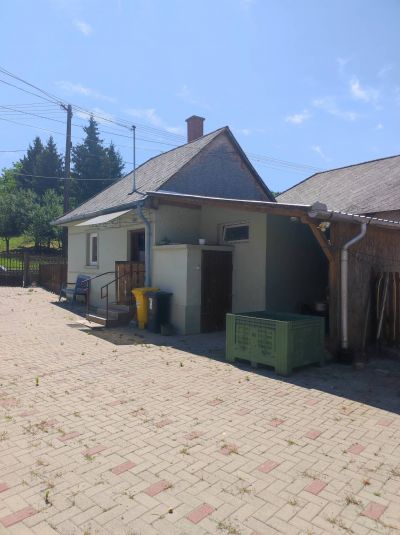 Ponúkame Vám na predaj rodinný dom v obci Szentistvánbaska - Maďarsko - 12