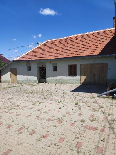 Ponúkame Vám na predaj rodinný dom v obci Szentistvánbaska - Maďarsko - 3