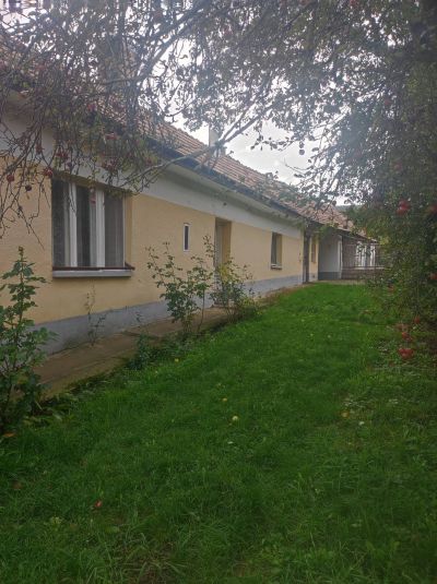 Ponúkame Vám na predaj rodinný dom v mestečku Gönc - Maďarsko - 1