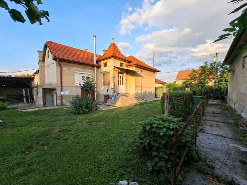 Ponúkame Vám na predaj rodinný dom v obci Bánréve - Maďarsko - 1