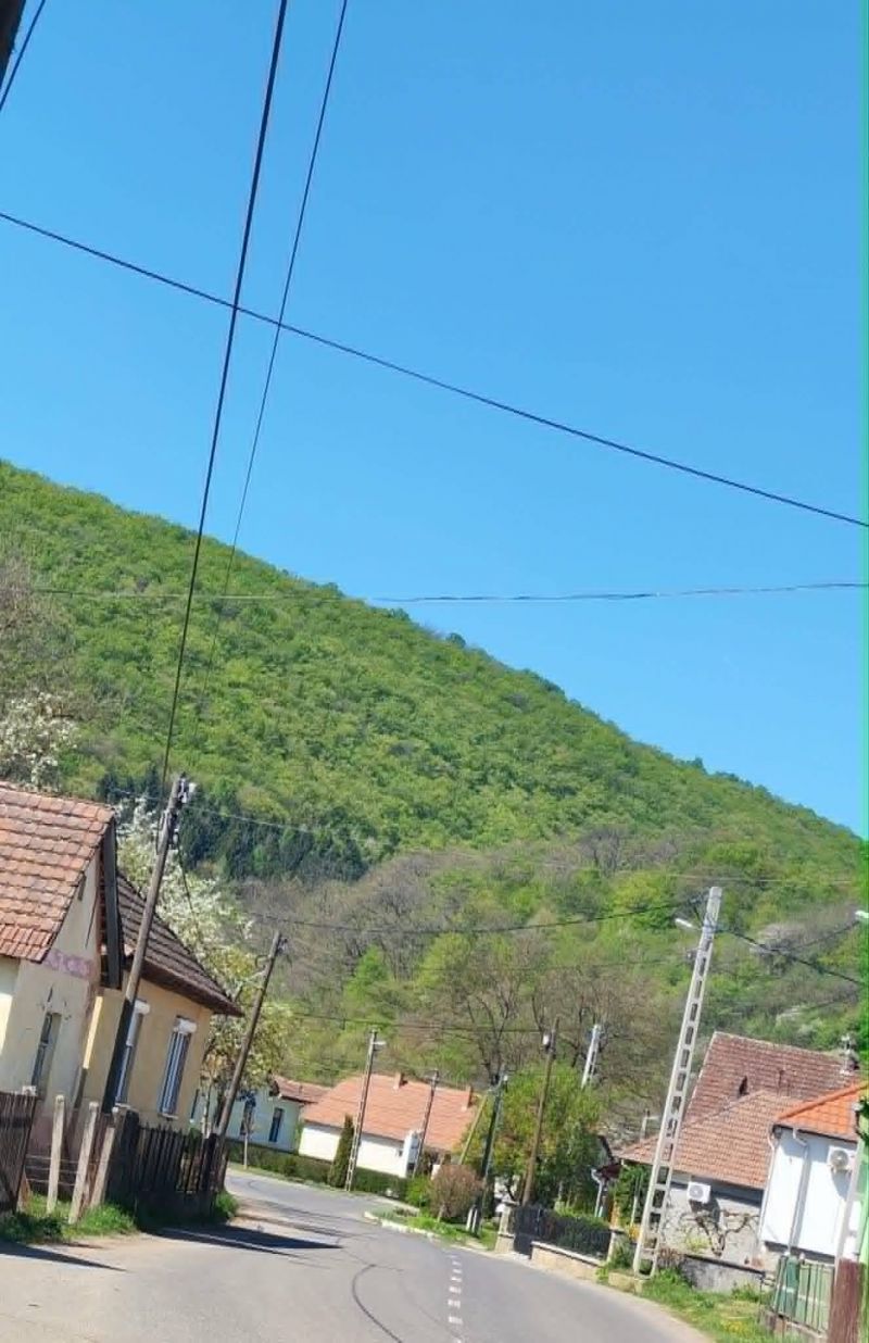 Novostavba v obci Jósvafő, kde sa nachádza aj čoskoro otvorená liečivá jaskyňa a na konci pozemku tečie potok - 16