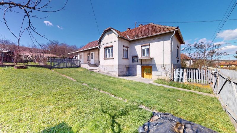 Ponúkam na predaj rodinný dom v obci Szuhogy - Maďarsko - 1