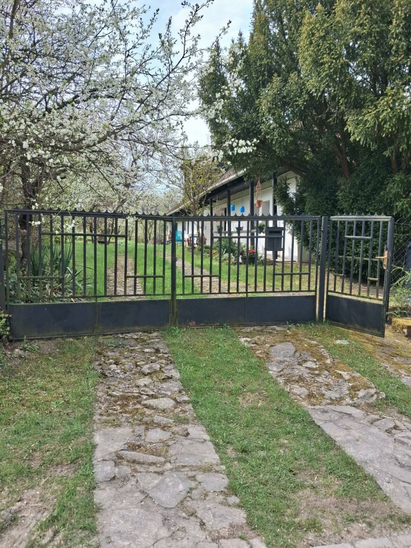 Ponúkame Vám na predaj vidiecky dom v lukratívnej obci Füzér - Maďarsko - 2