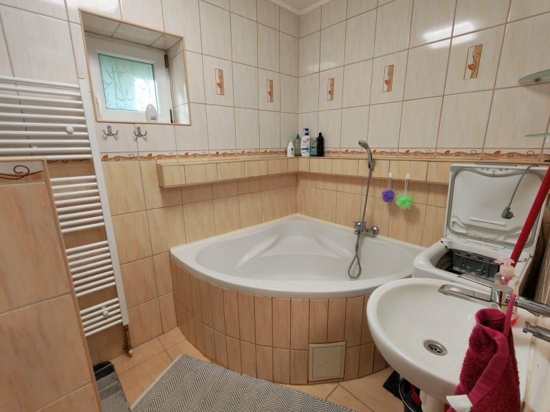 Na predaj rodinný dom v lukratívnej obci Hollóháza, Maďarsko  - 9
