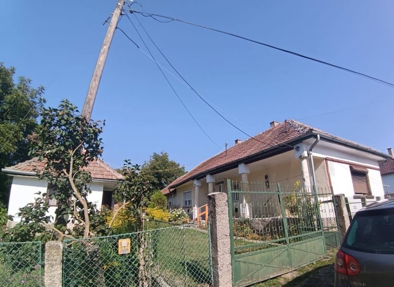 Ponúkam Vám na predaj vidiecky dom v obci Tornyosnémeti - Maďarsko - 1