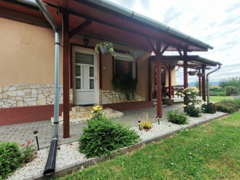 Na predaj rodinný dom v obľúbenej obci Garadna - Maďarsko - 13