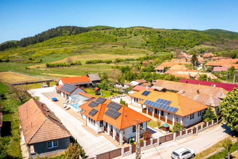 Rozpávkové rodinné domy / penzióny vo vidieckom štýle v dedine Szalonna – Maďarsko - 15