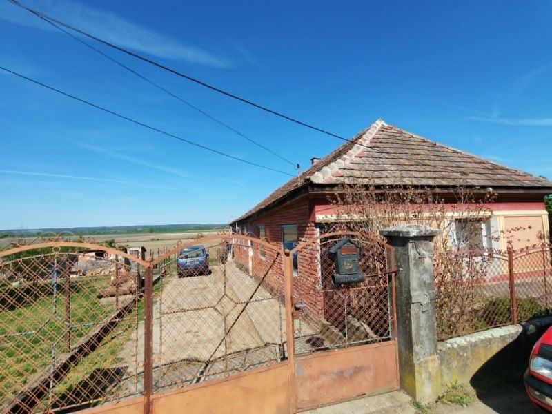 Na predaj rodinný dom v obci Vilmány v tichom, príjemnom prostredí - Maďarsko - 2