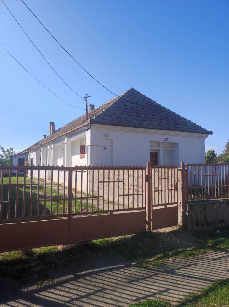 Ponúkame vám na predaj nehnuteľnosť v obci Vilmány - Maďarsko - 1