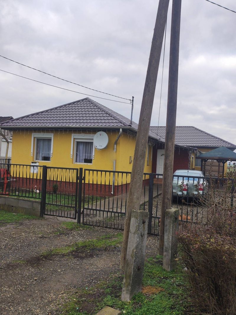 Ponúkame Vám na predaj rodinný dom v obci Ináncs - Maďarsko - 1