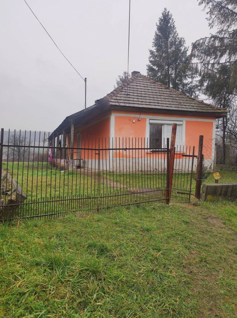 Ponúkame Vám na predaj rodinný dom v obci Szalaszend - Maďarsko - 1