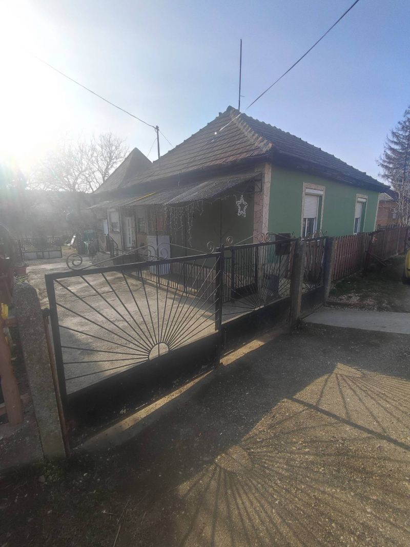 Ponúkame Vám na predaj rodinný dom v obci Szalaszend - Maďarsko - 1