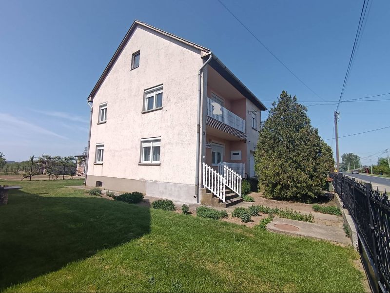 Ponúkame Vám na predaj rodinný dom v obci Gibárt - 2