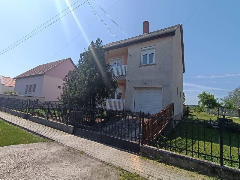 Ponúkame Vám na predaj rodinný dom v obci Gibárt - 3