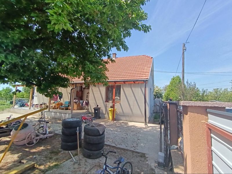Ponúkame Vám na predaj rodinný dom v obci Aszaló - Maďarsko - 12