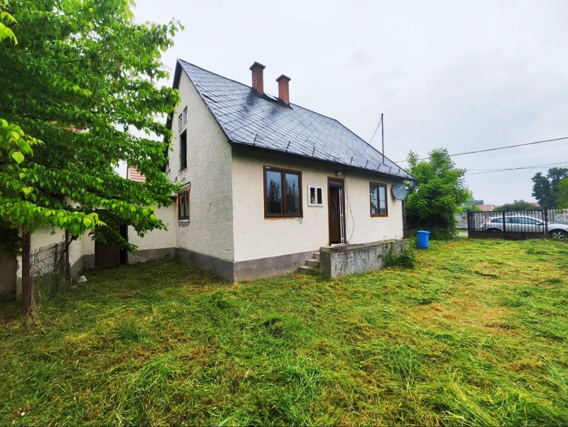 Ponúkame Vám na predaj rodinný dom v obci Bánréve - Maďarsko - 1