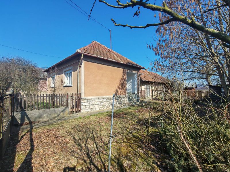 Ponúkame Vám na predaj rodinný dom v obci Komjáti - Maďarsko - 1