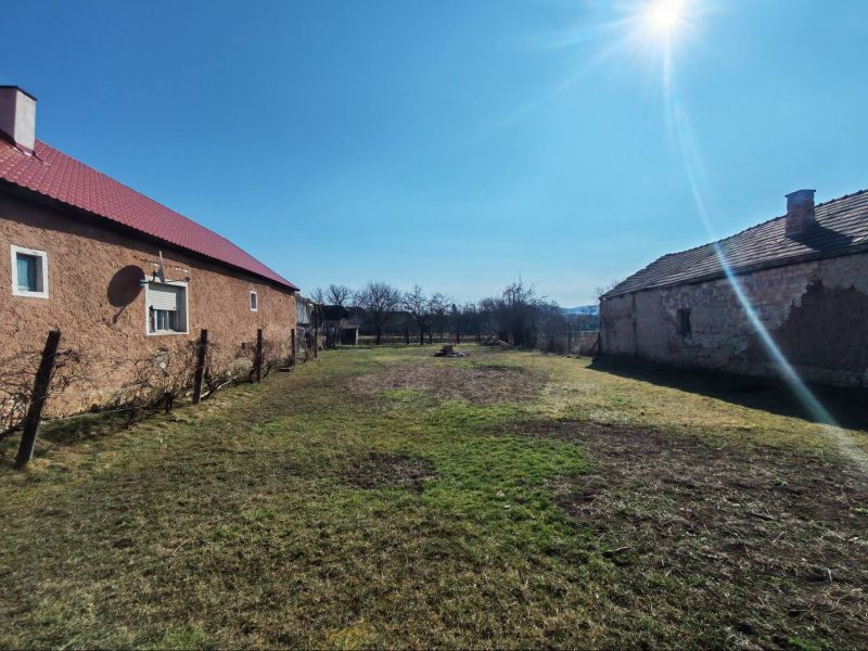 Ponúkame na predaj pozemok v obci Komjáti - Maďarsko - 1