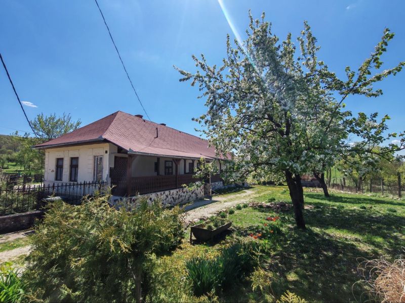 Ponúkam Vám na predaj rodinný vidiecky dom v  obci Becskeháza – Maďarsko - 1