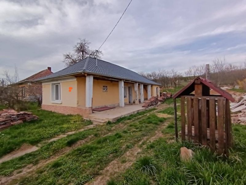 Ponúkame Vám na predaj rodinný dom v obci Szalaszend - Maďarsko - 2