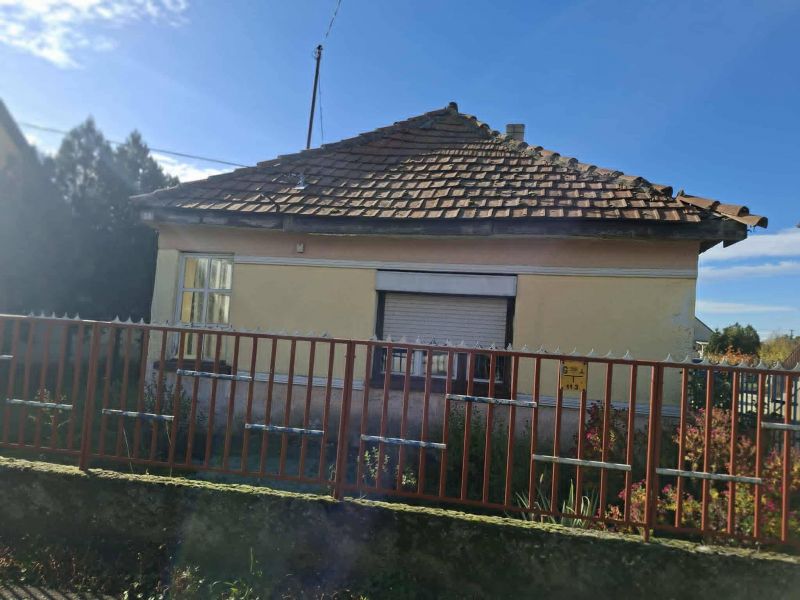 Ponúkame Vám na predaj rodinný dom v obci Encs Abaújdevecser - 1